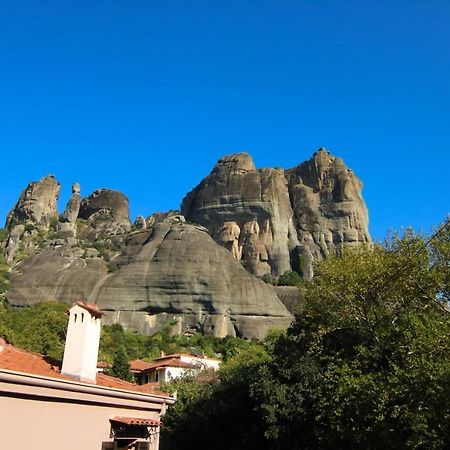 The House Under The Rocks Of Meteora 2 Apartment กาลัมปากา ภายนอก รูปภาพ