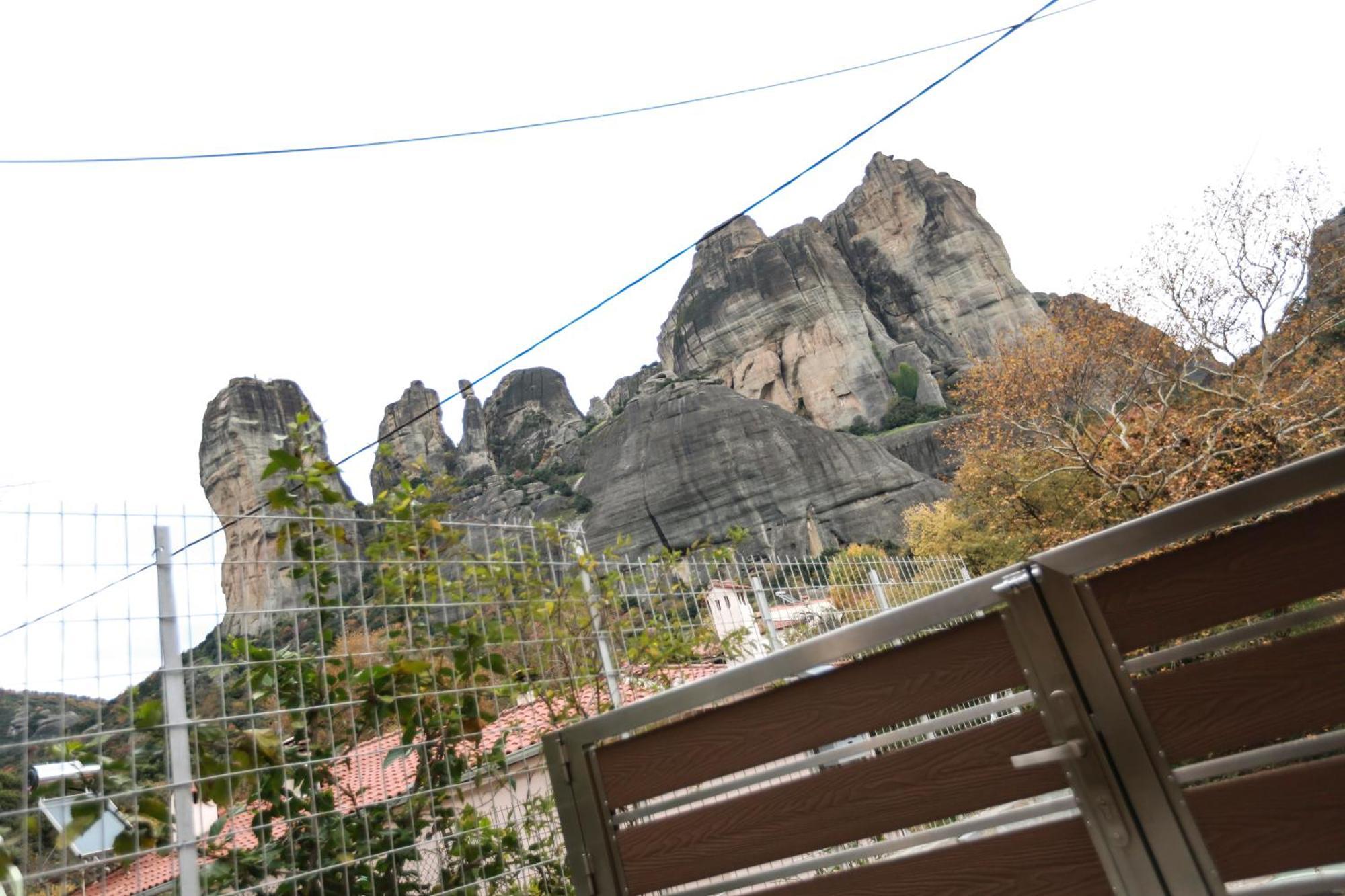 The House Under The Rocks Of Meteora 2 Apartment กาลัมปากา ภายนอก รูปภาพ